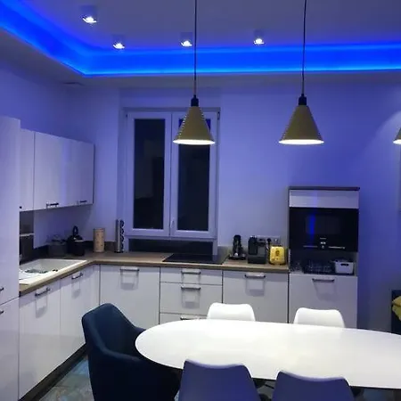 アパート California *